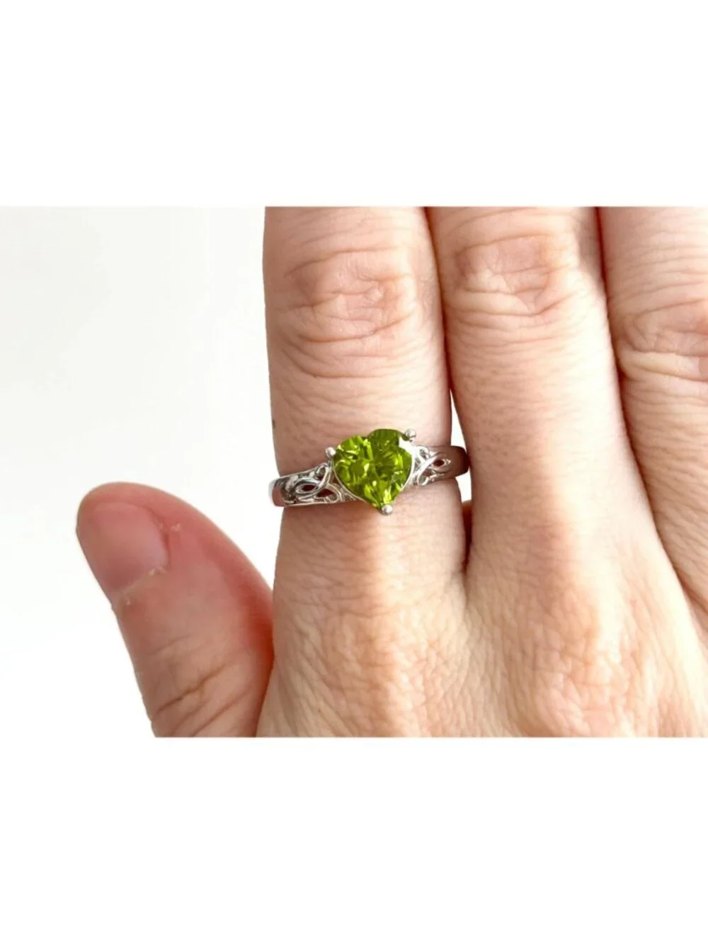 Heart Shaped Cutout Shank Peridot Sterling Silver 925 Vintage Ring - sz 7.75